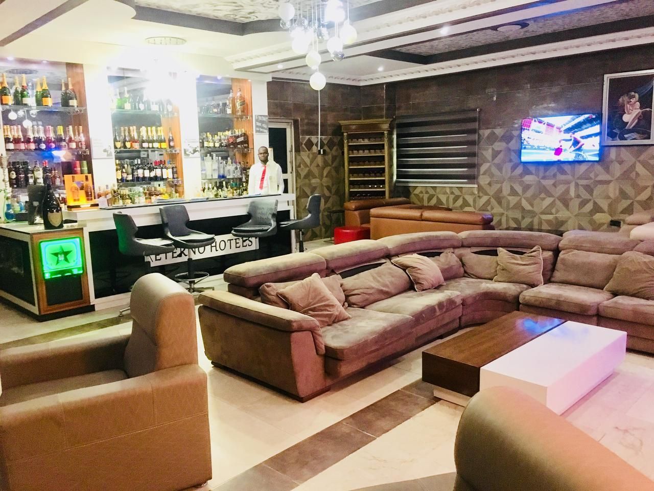 bar/lounge