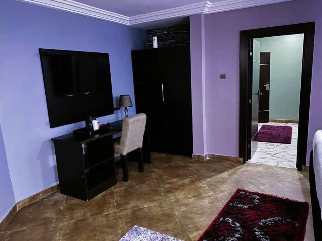 Standard Double Suite