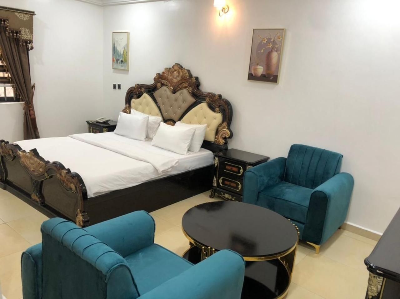 Kawruky Hotel Benin Deluxe Suite
