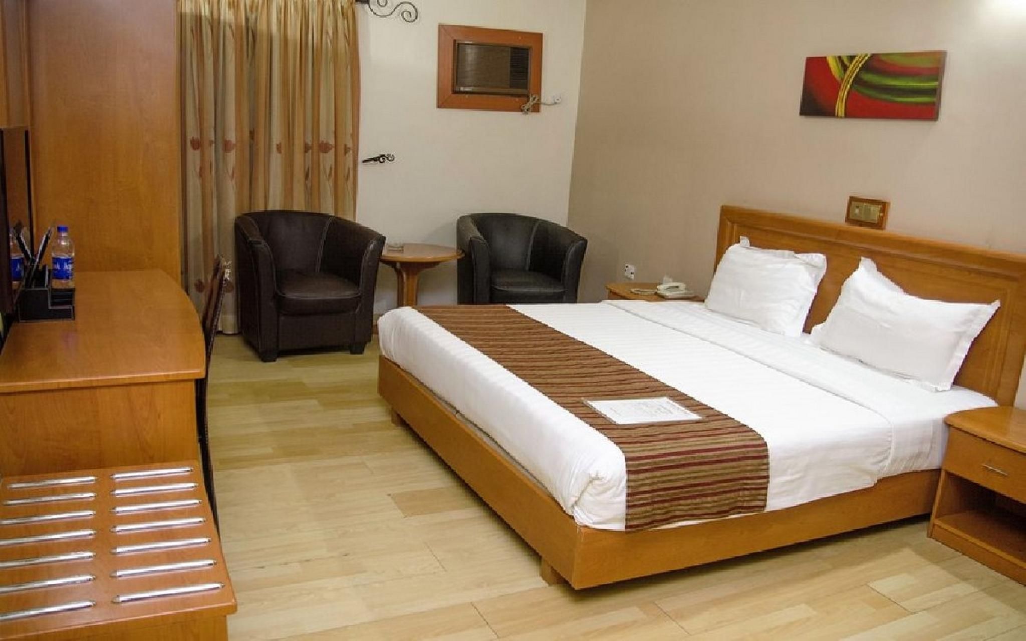 Business Executive Room