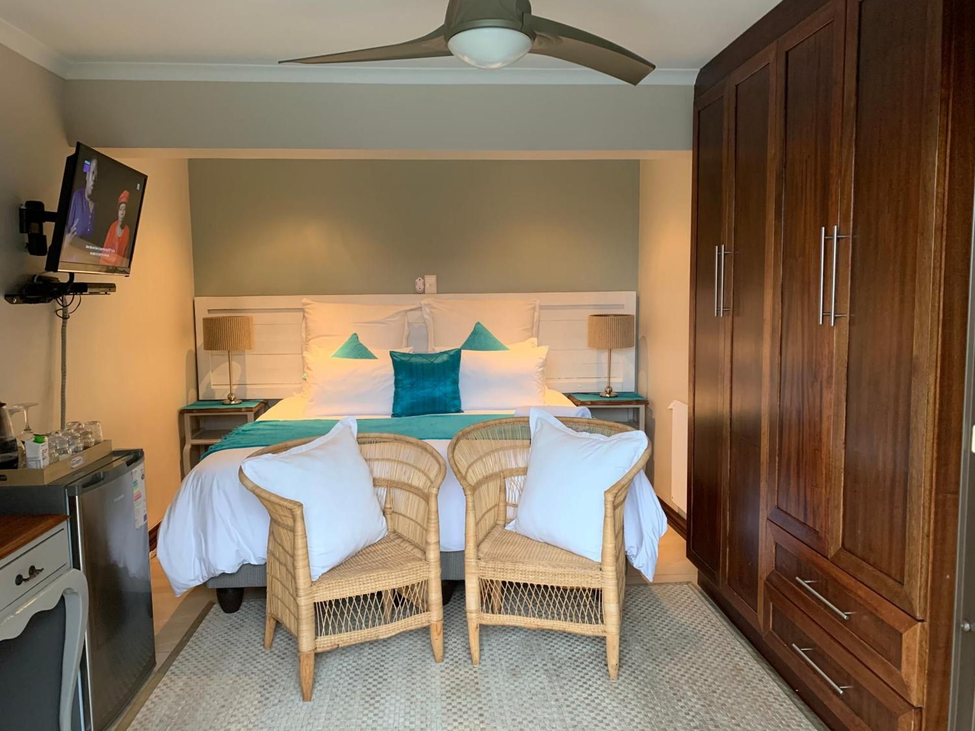 Deluxe Double or Twin Room with Pool View