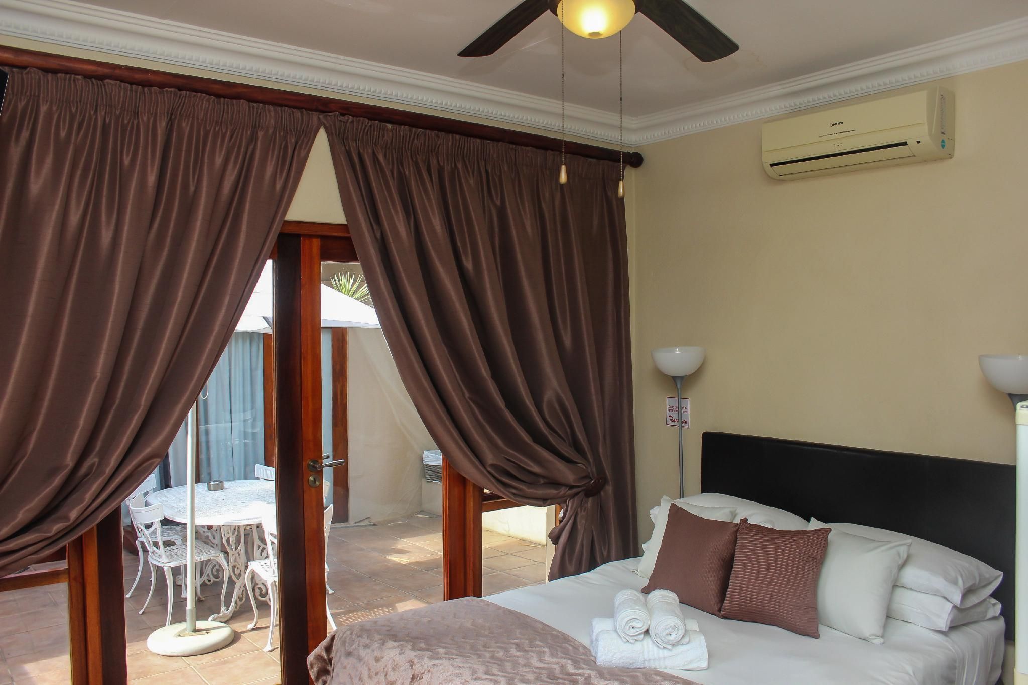 Echo Garden Guesthouse Large Double Room