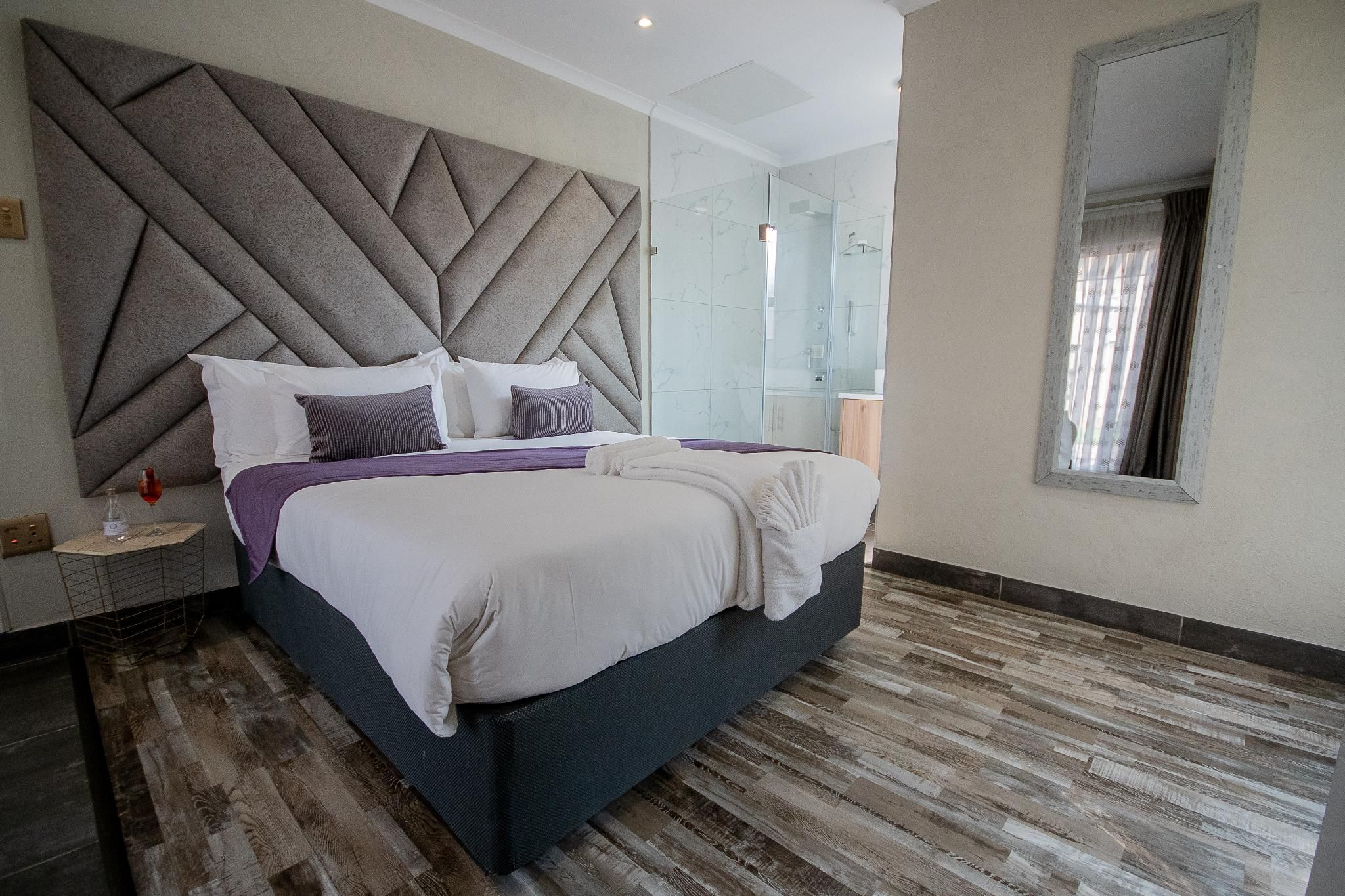 Two Bedroom Apartment with Garden View