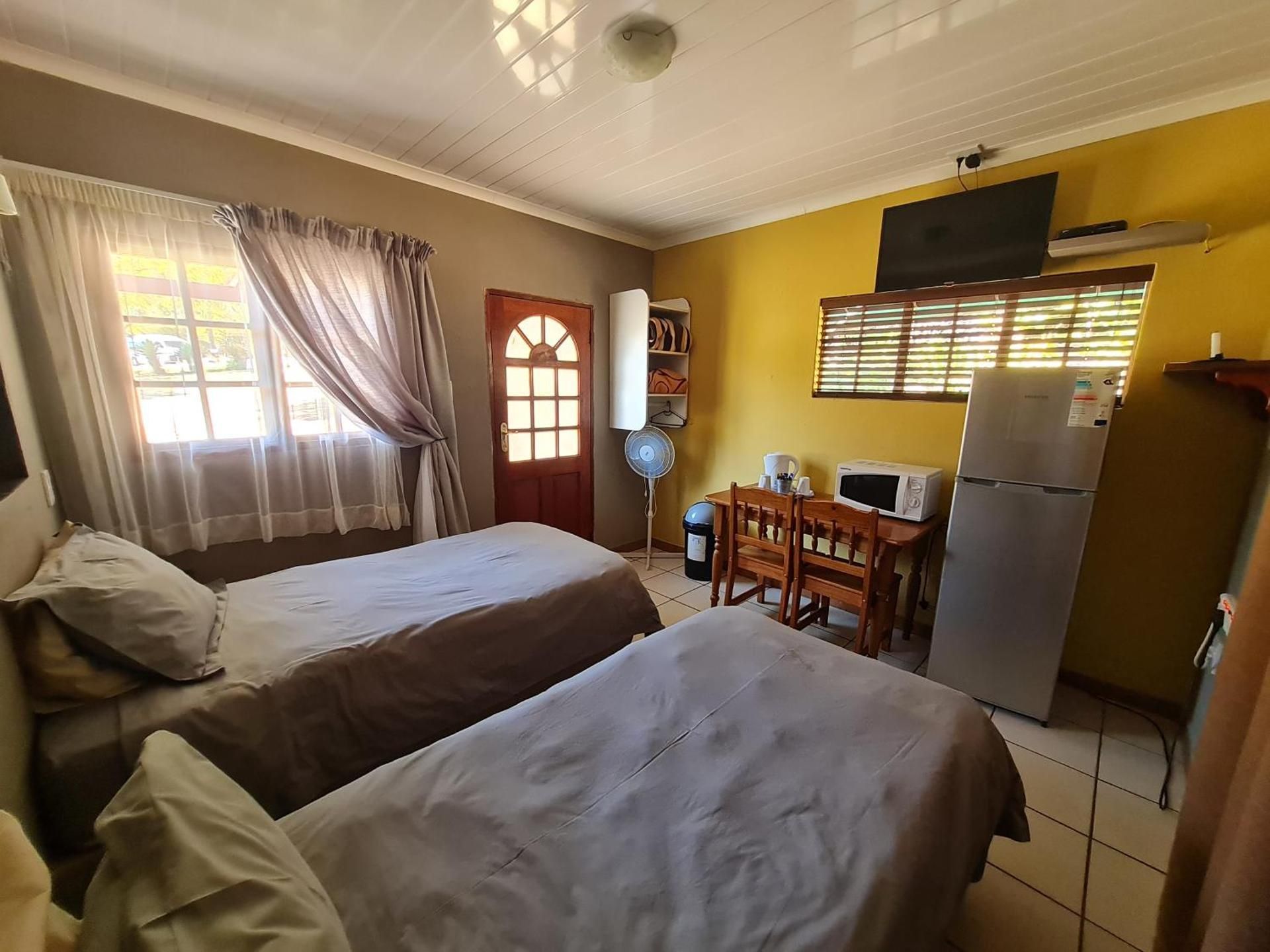 Twin bed unit