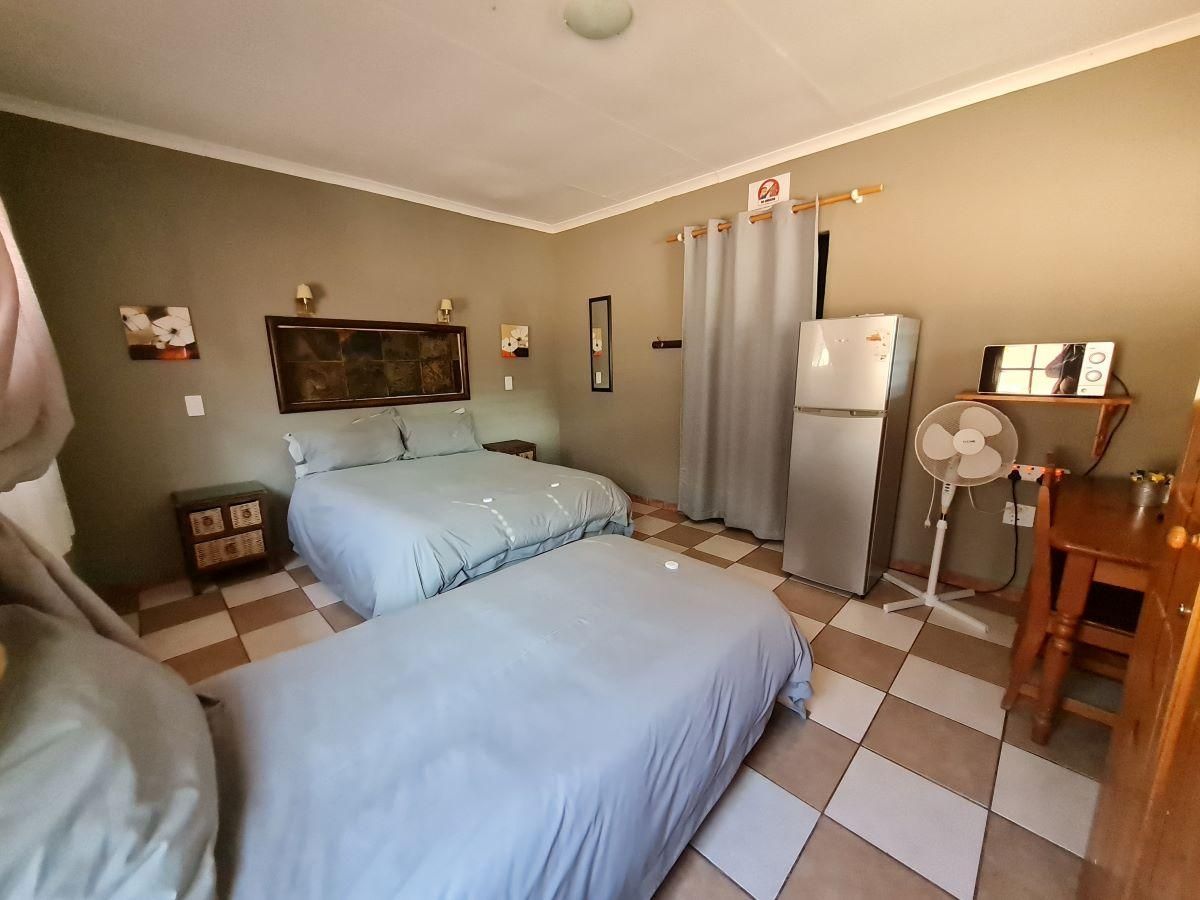 Deluxe Double (Double & Single bed)
