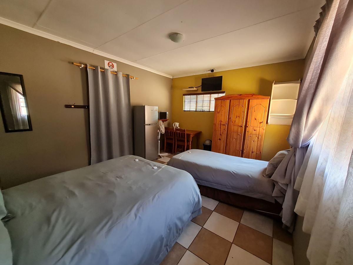 Deluxe Double (Double & Single bed)