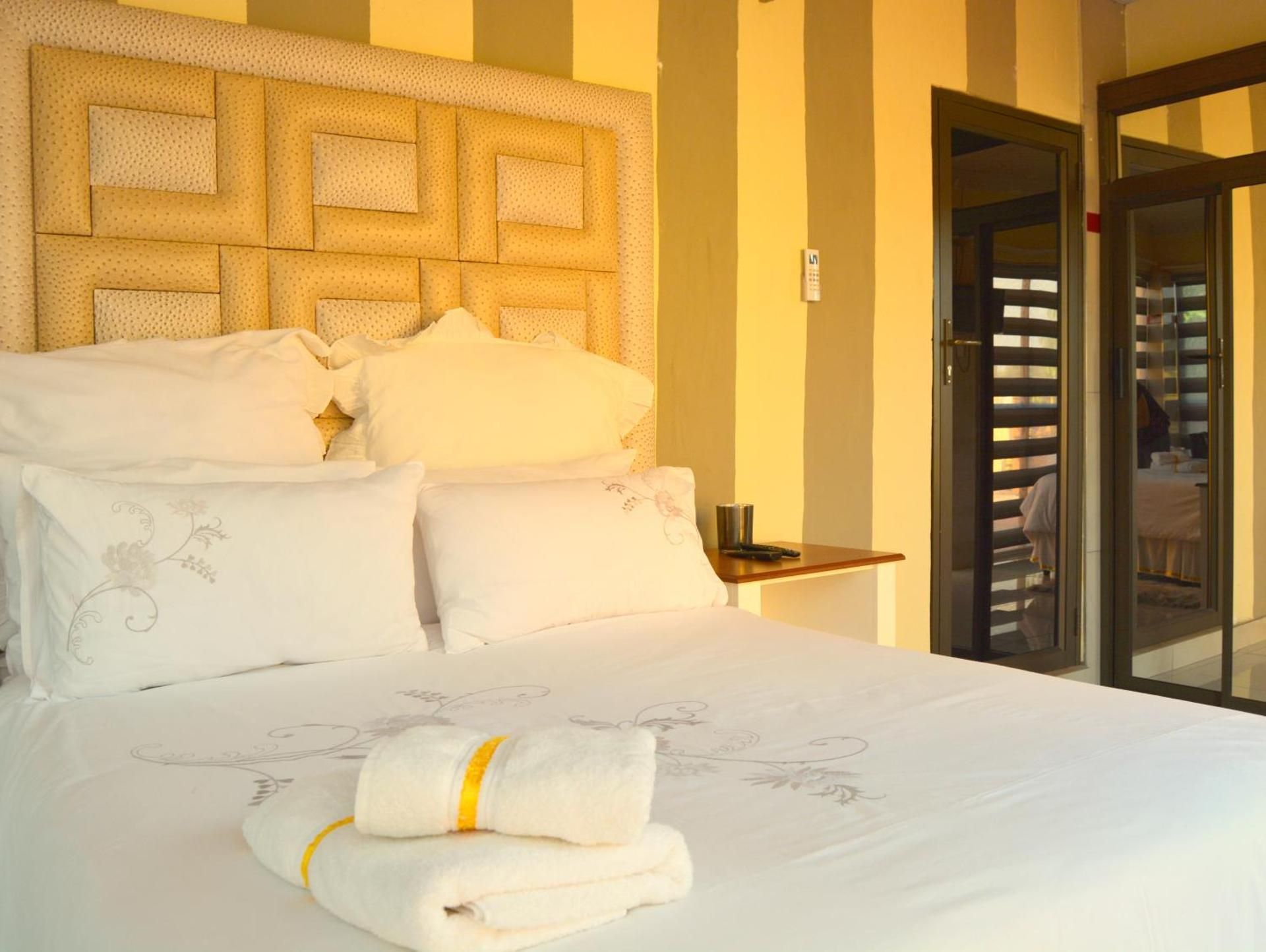 Deluxe Queen Room