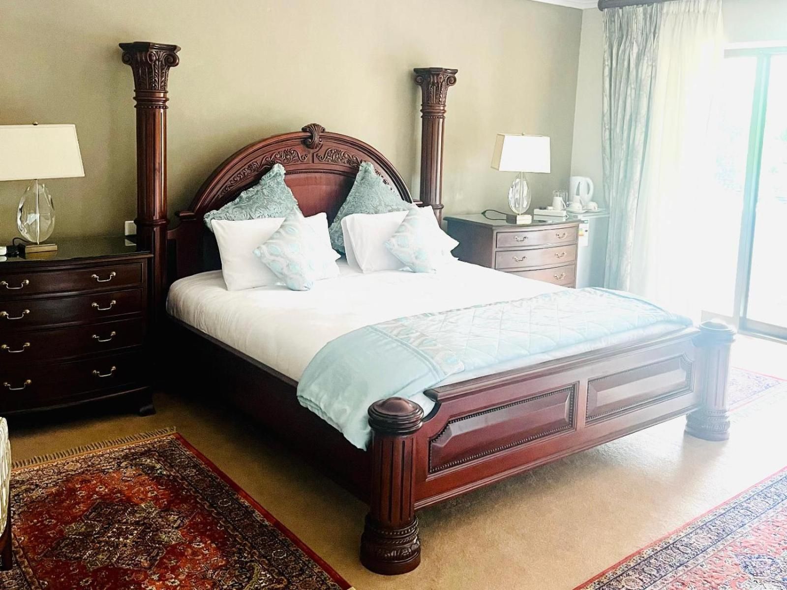 Luxury Queen Room
