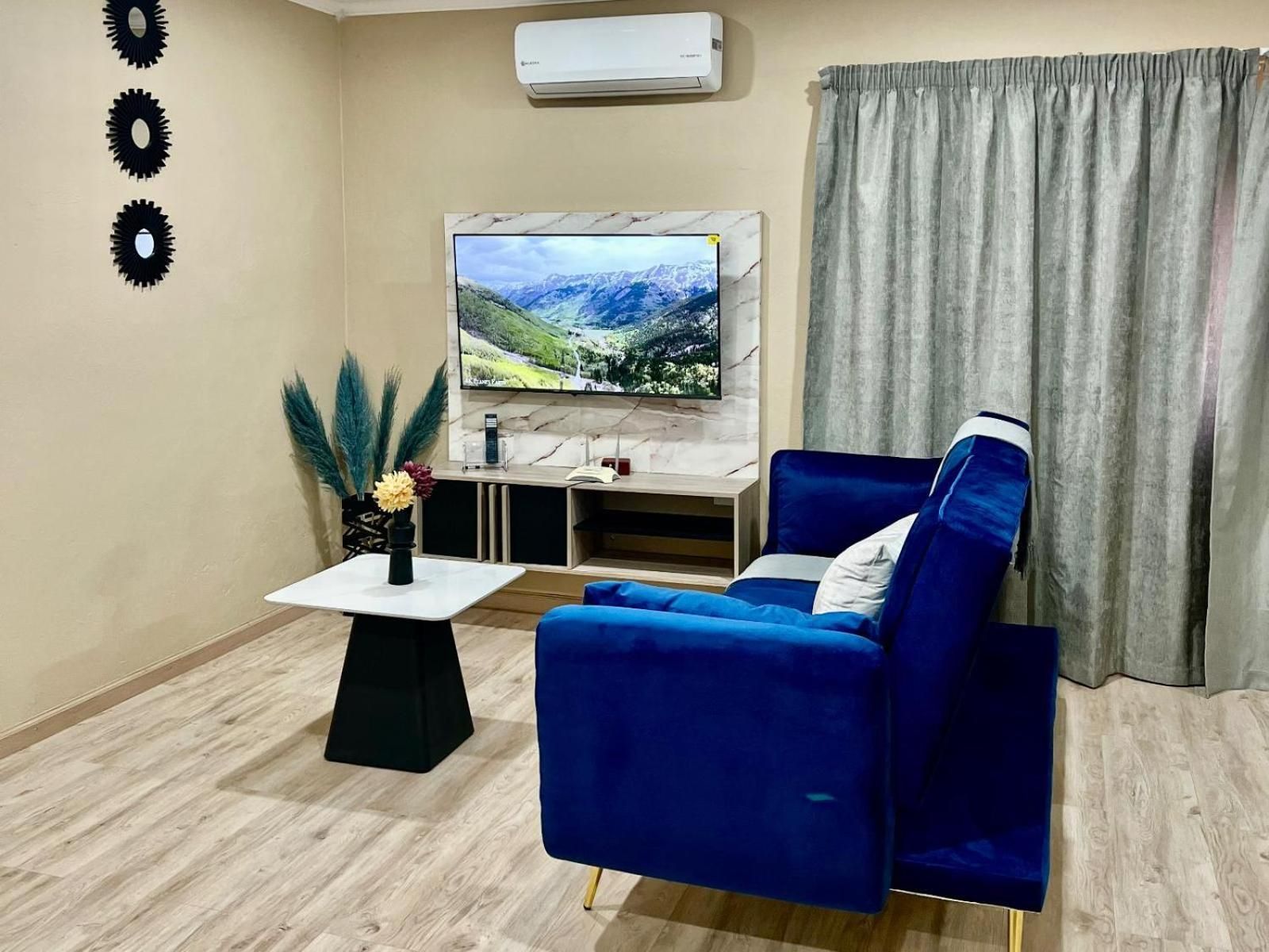 Deluxe King Suite