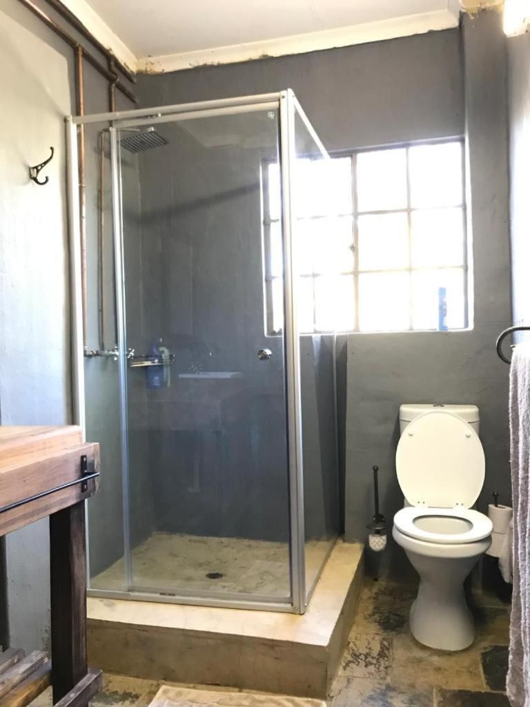 Standard Twin Room with Shared Bathroom