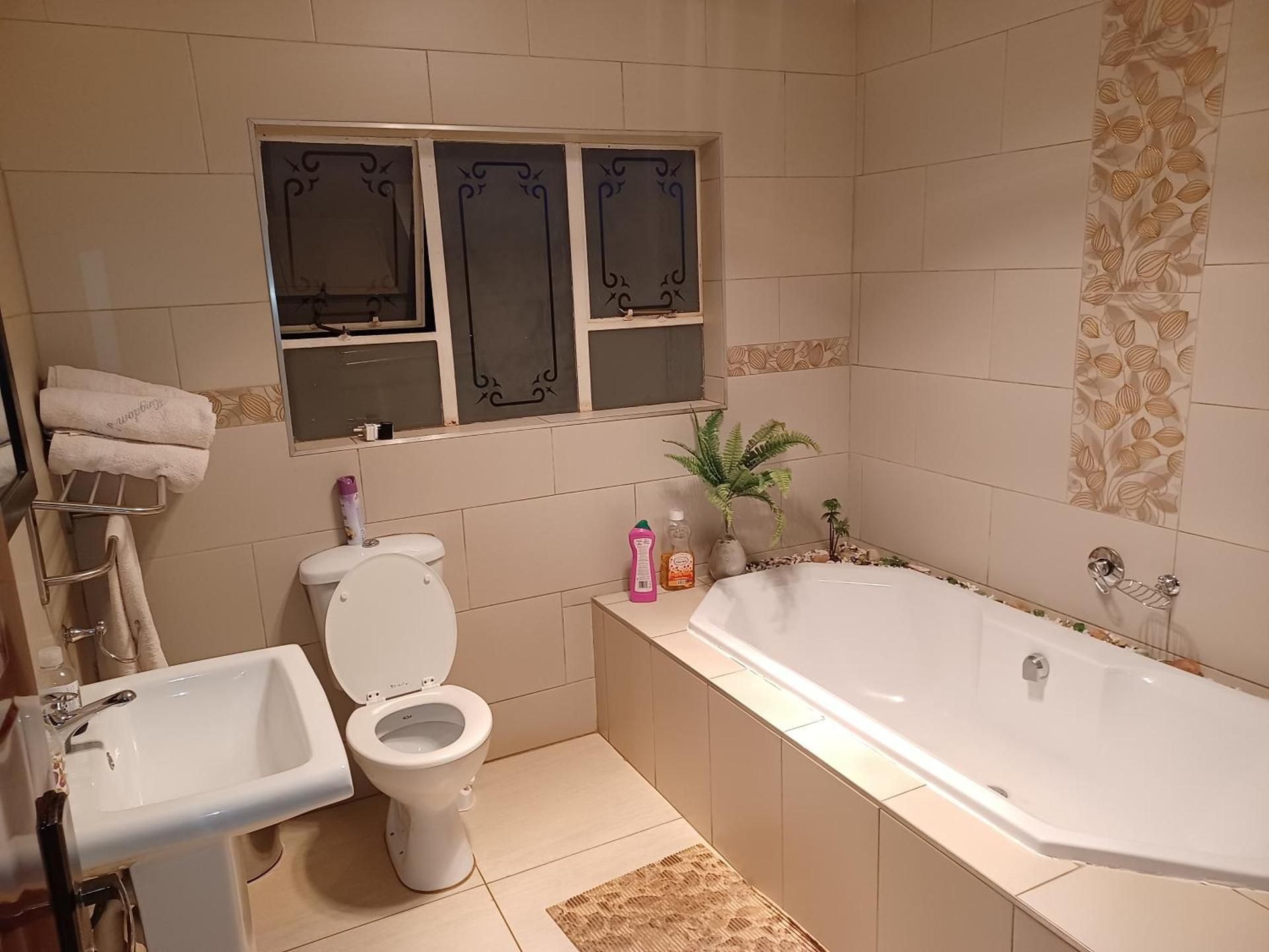 Queen Room