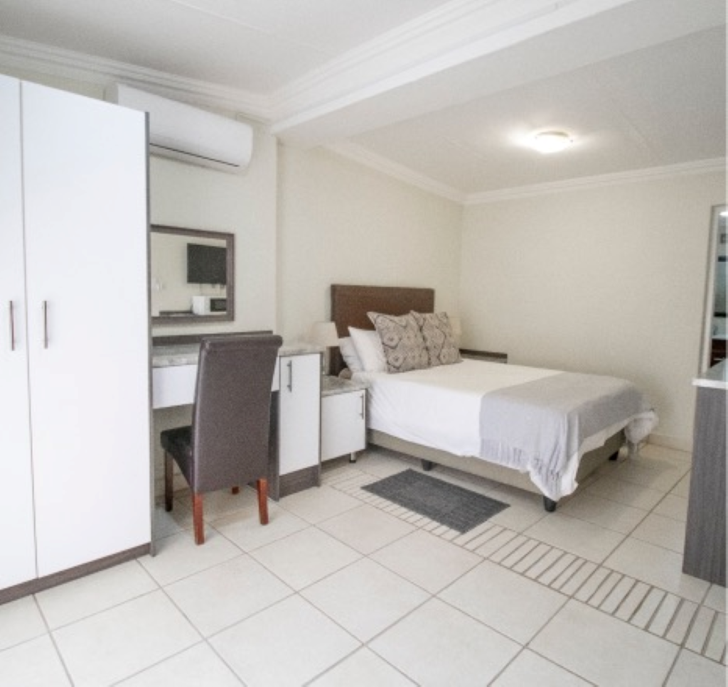 BON Hotel Rustenburg Deluxe Room 2