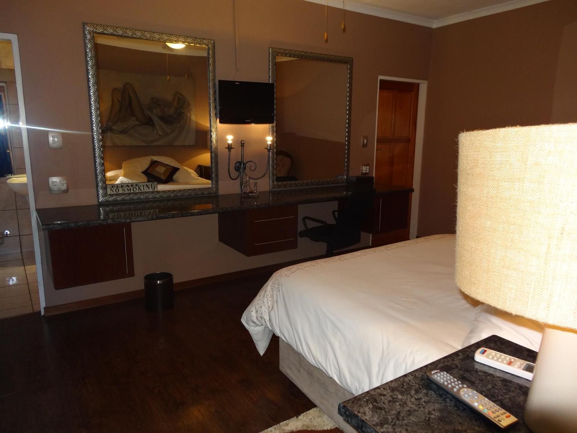 Deluxe Queen Room