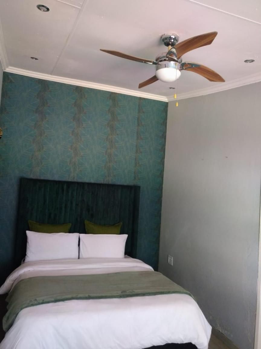 Deluxe Double Room with Shower