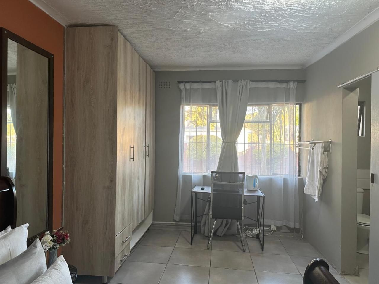 Tranquil Retreat Guest House Standard Queen Room 2