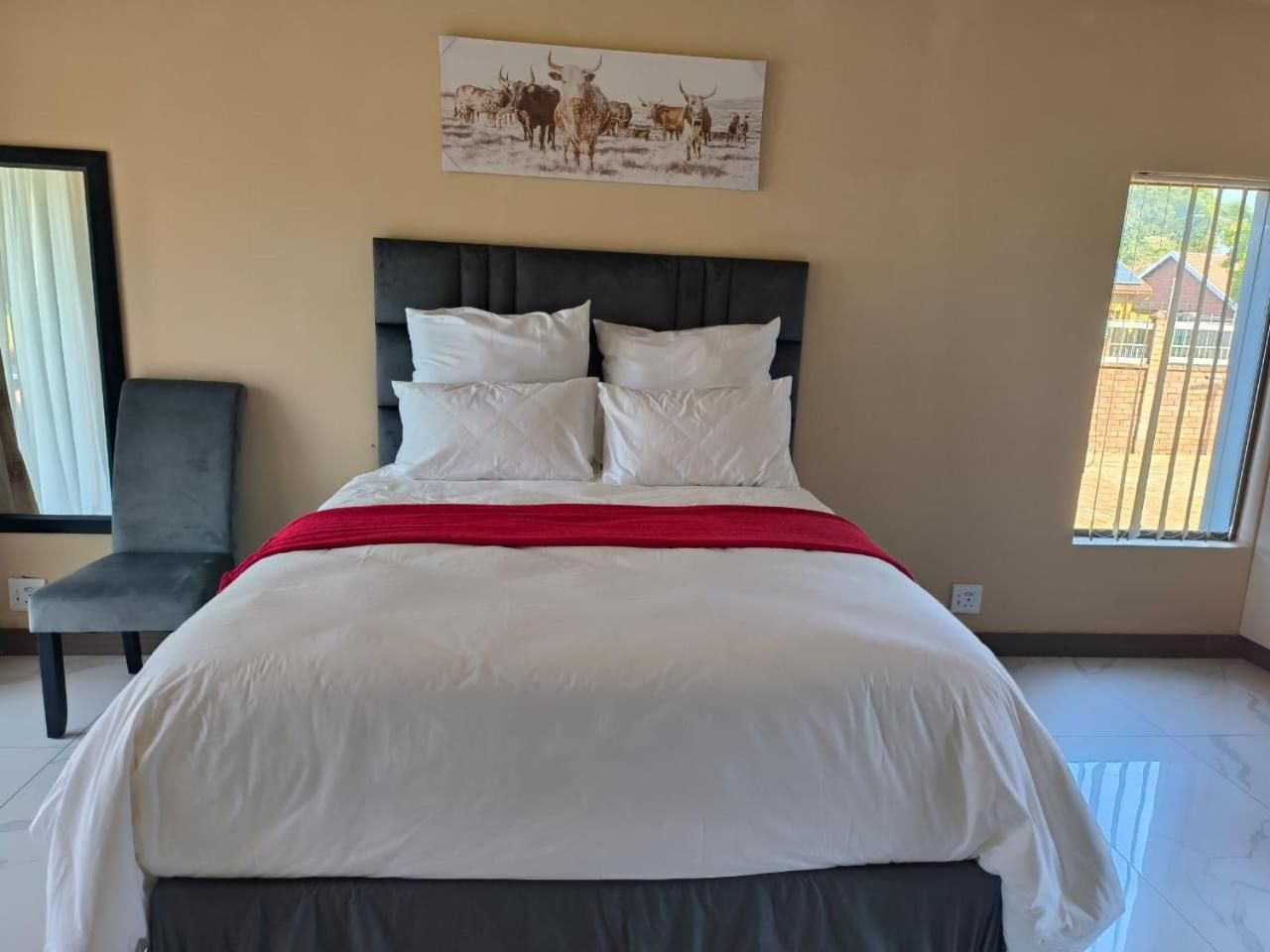 Deluxe Queen Room