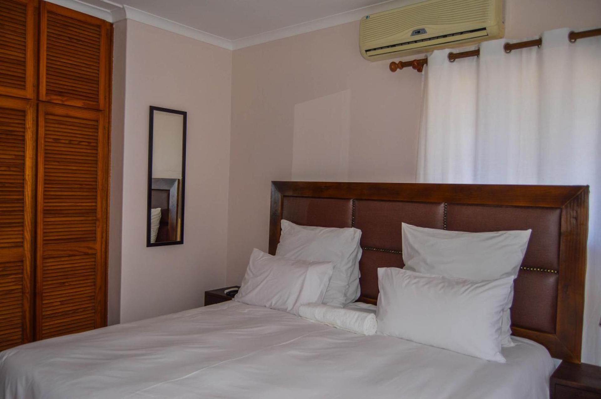 Economy Triple Room