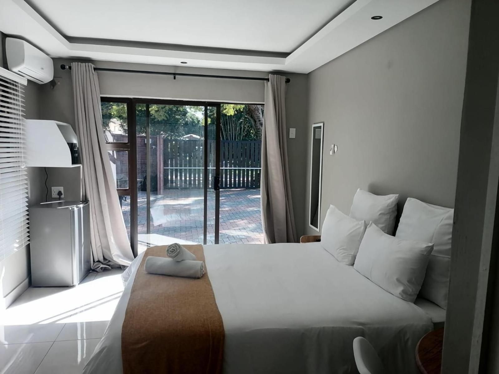 Economy Queen Room