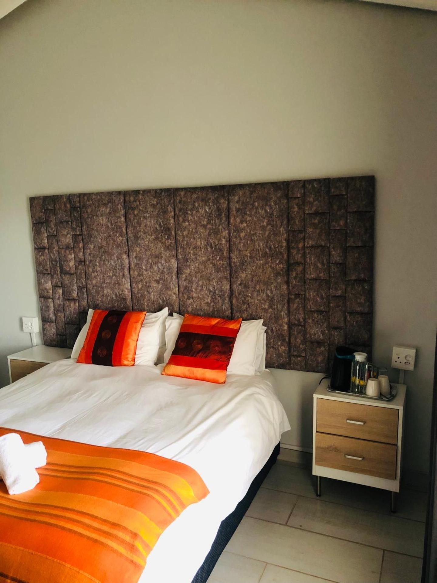 Deluxe Queen Room