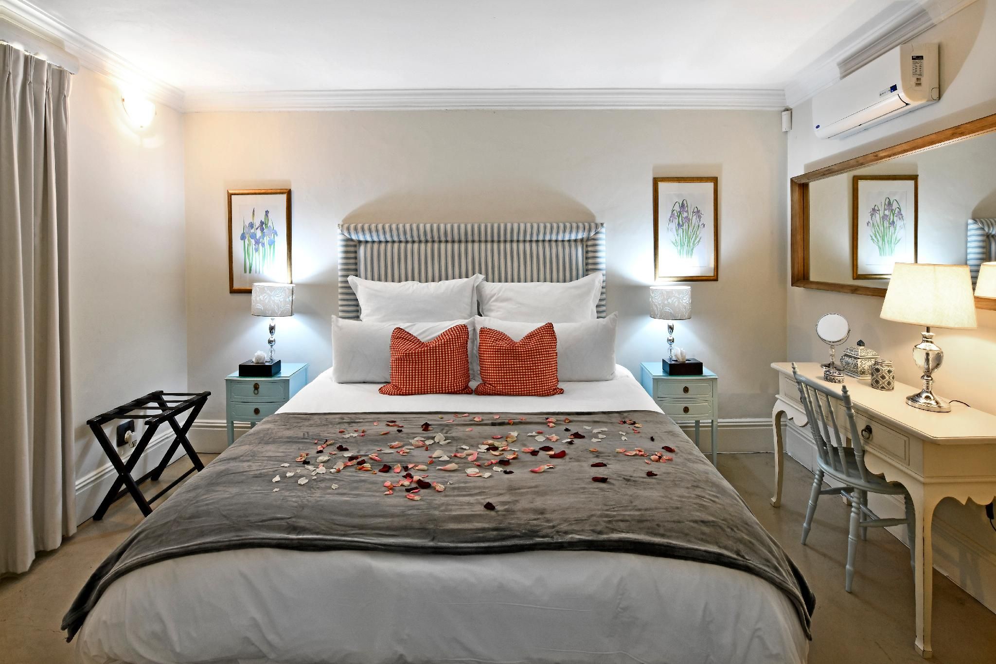 Room with 1 King Bed