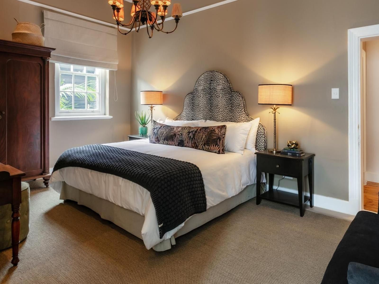 Premier Queen Room