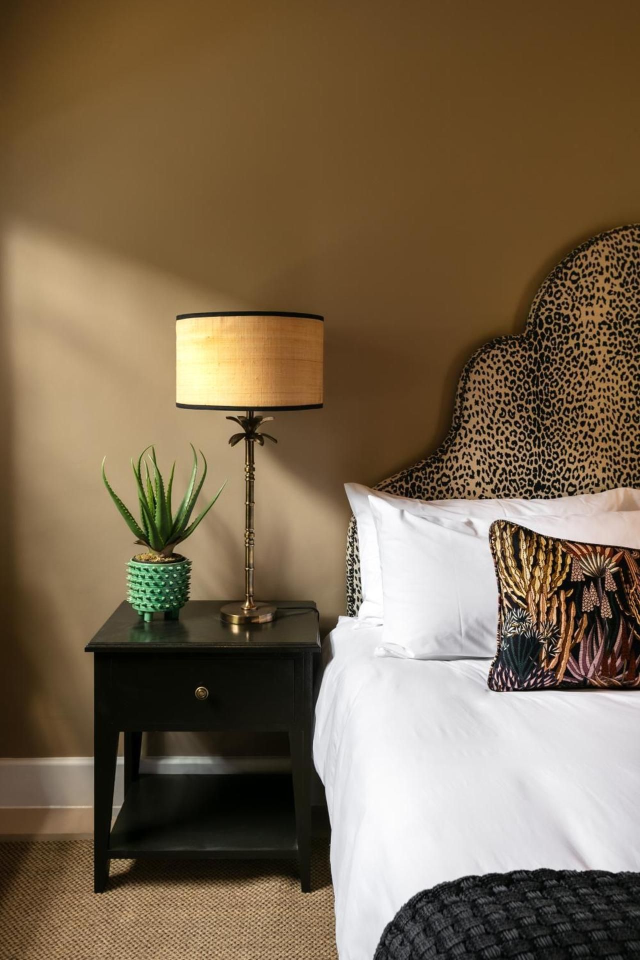 Premier Queen Room