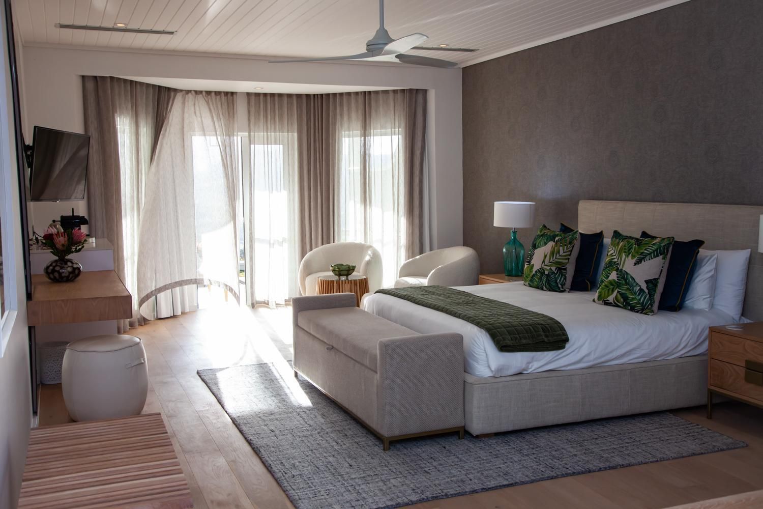 Manor House Deluxe Suite