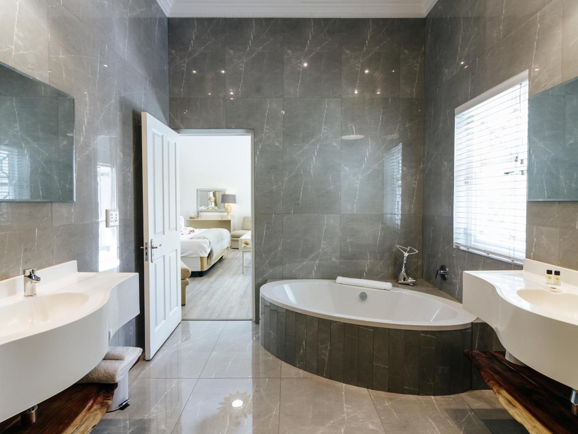 Suite Pool