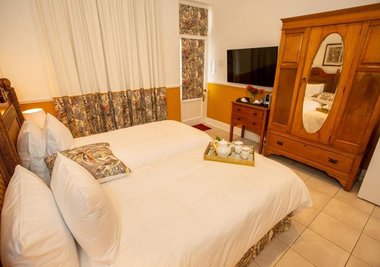 Twin Room with Shower