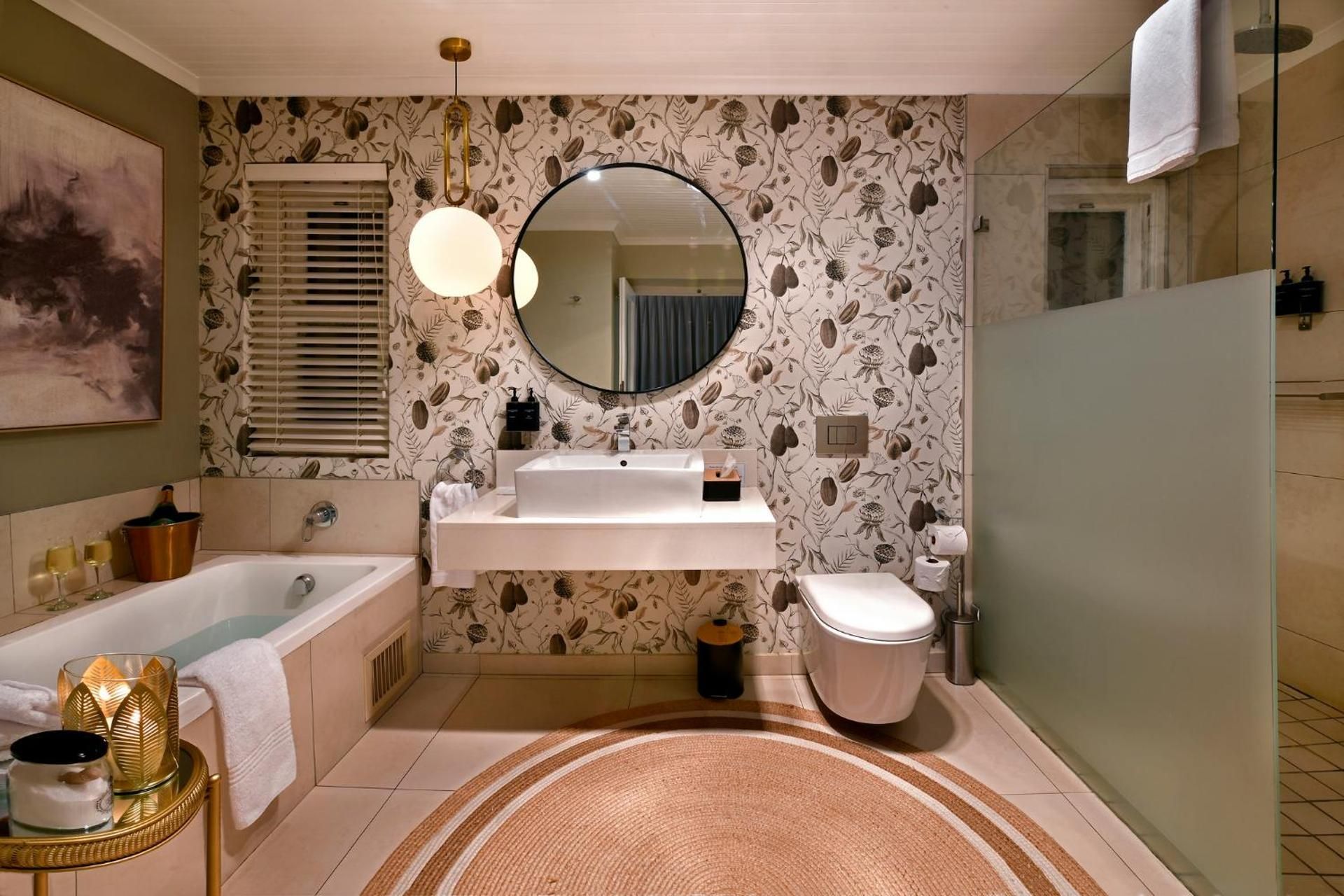 Honeymoon Suite