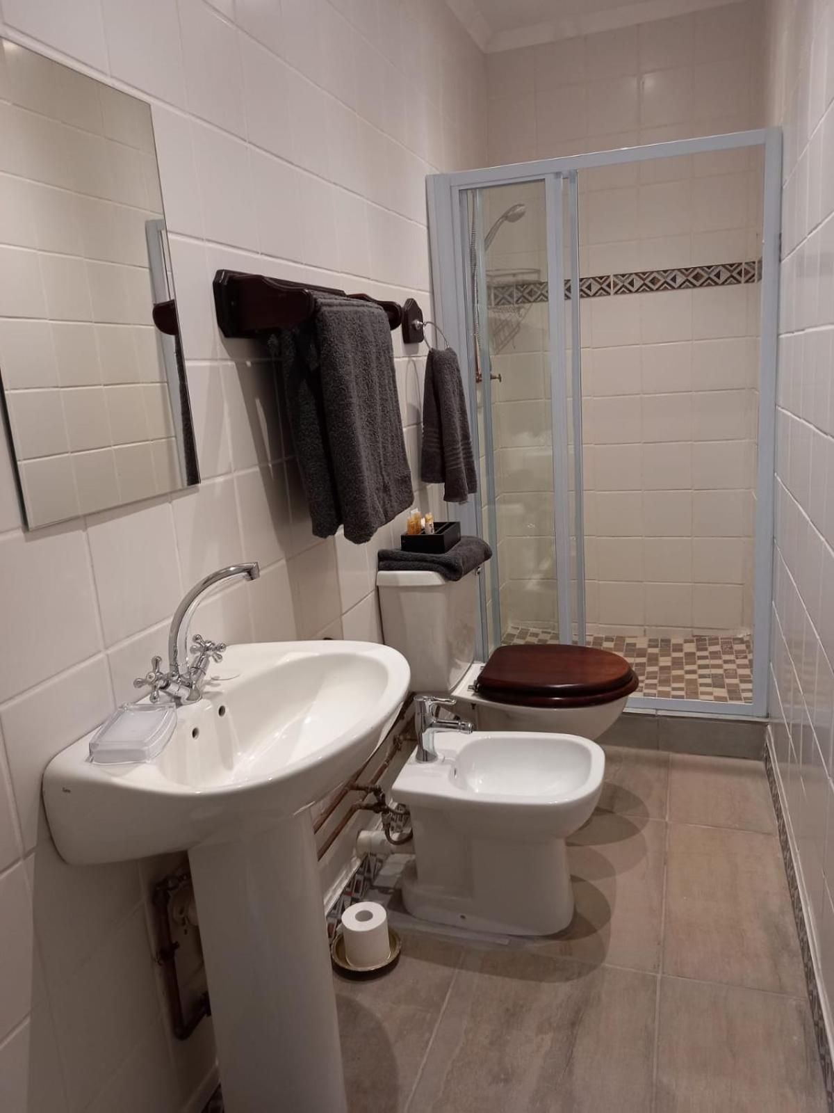 Luxury Queen Room