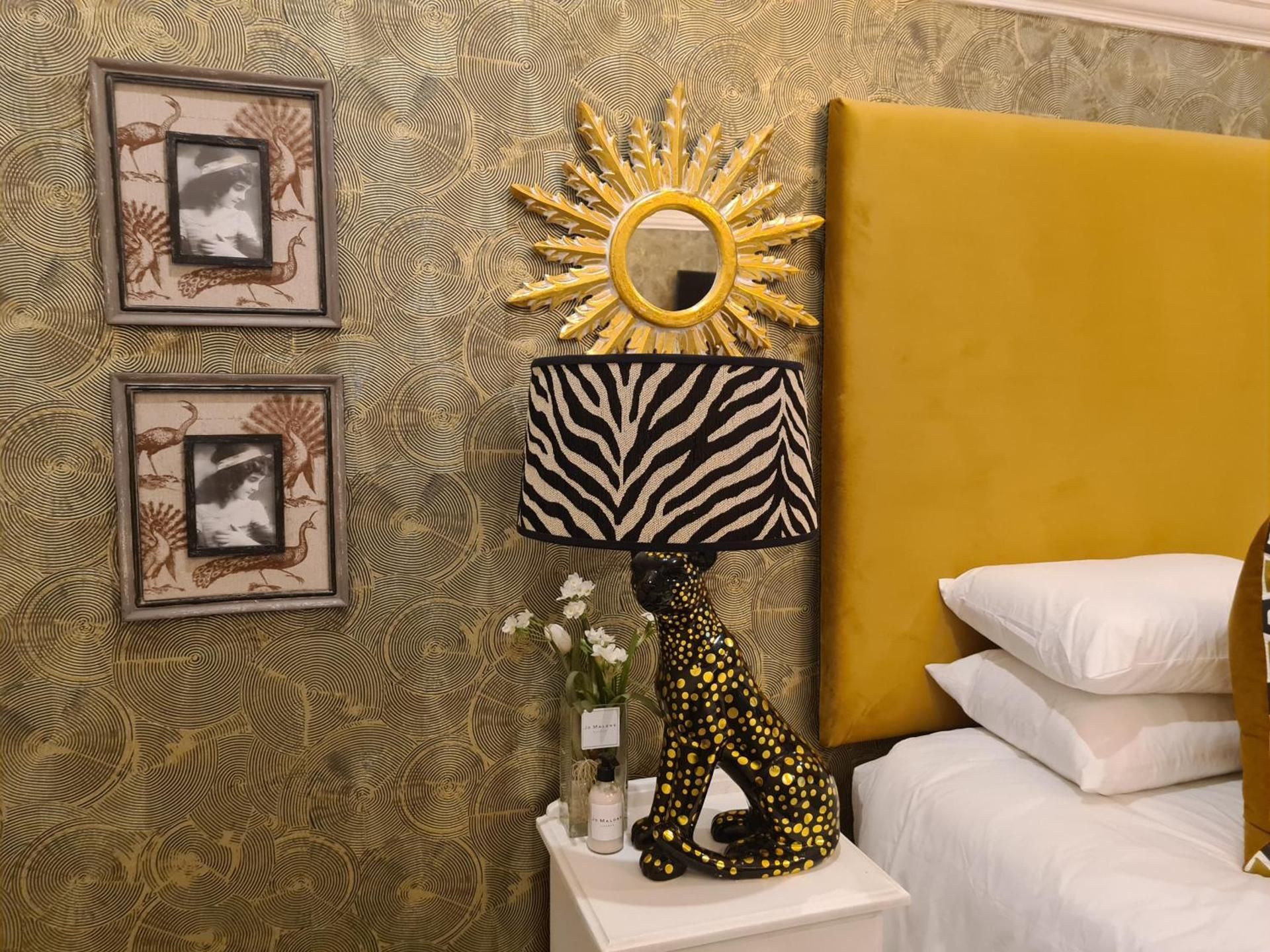 Deluxe King Suite
