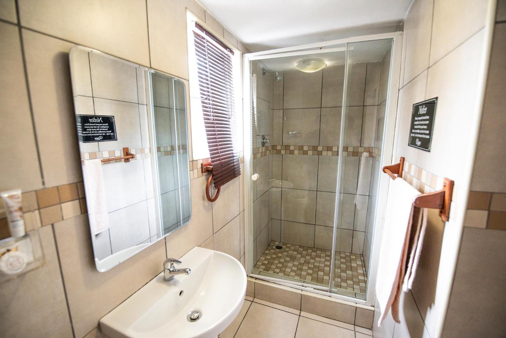 New England Guest House by Ilawu Double or Twin Room 3