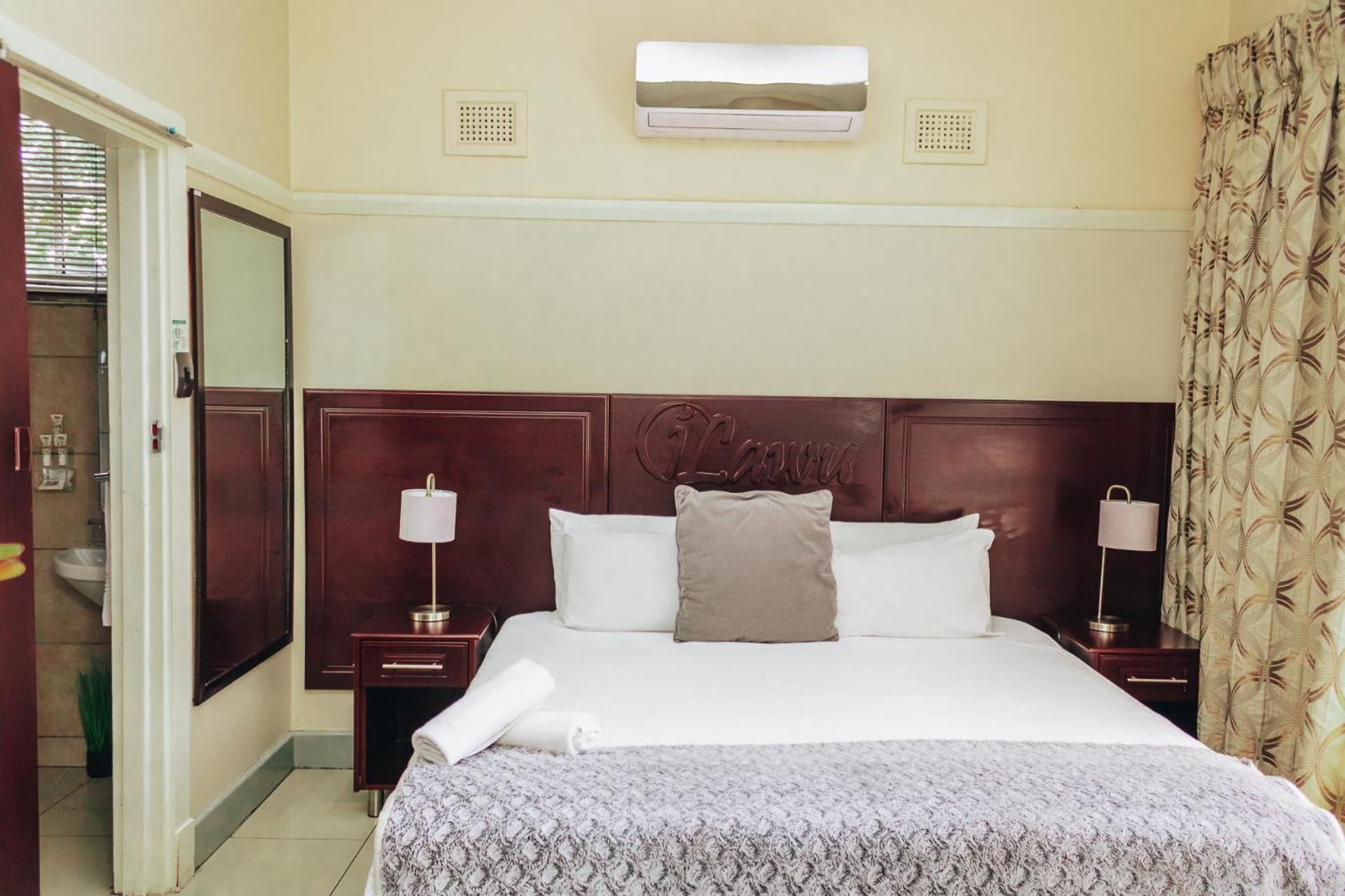 New England Guest House by Ilawu Double Room with Pool View