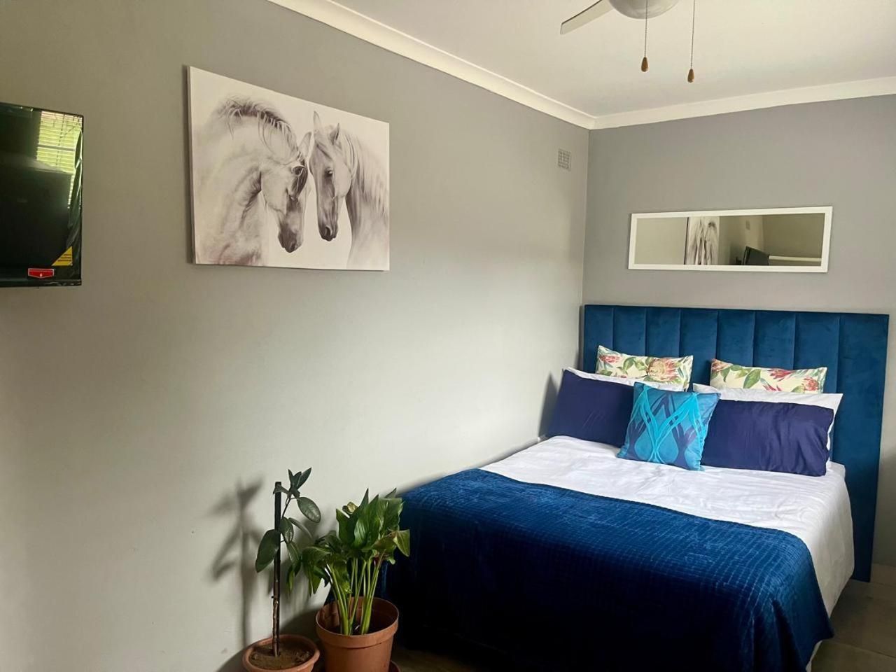 Twin Room with Shared Bathroom