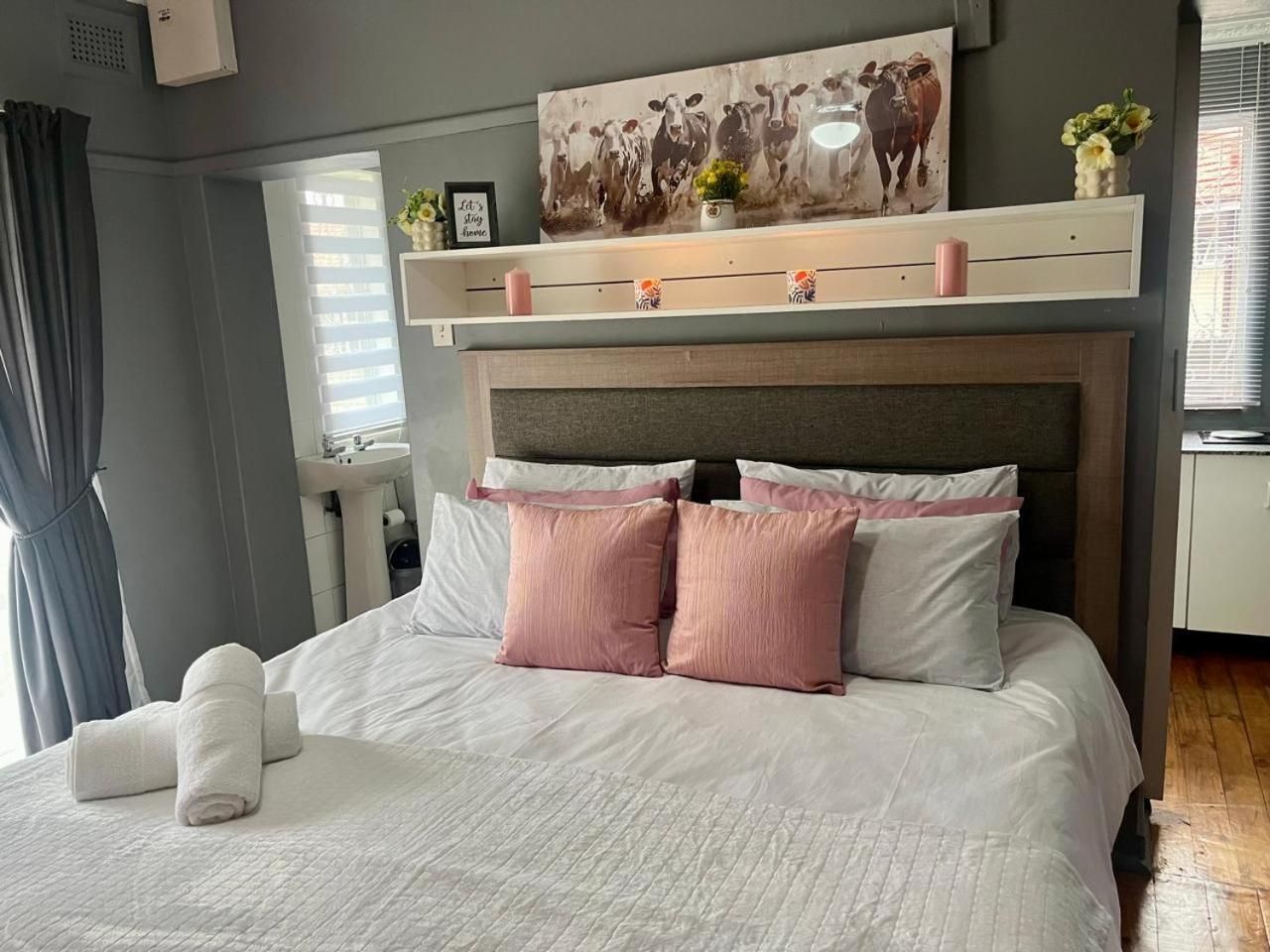 Double or Twin Room with Private Bathroom