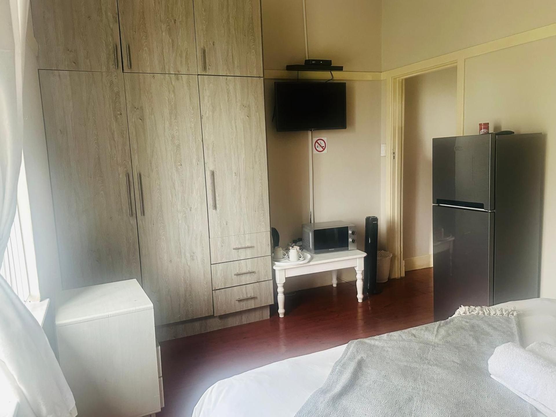 Capital On French Guest House Double or Twin Room with Private Bathroom 2