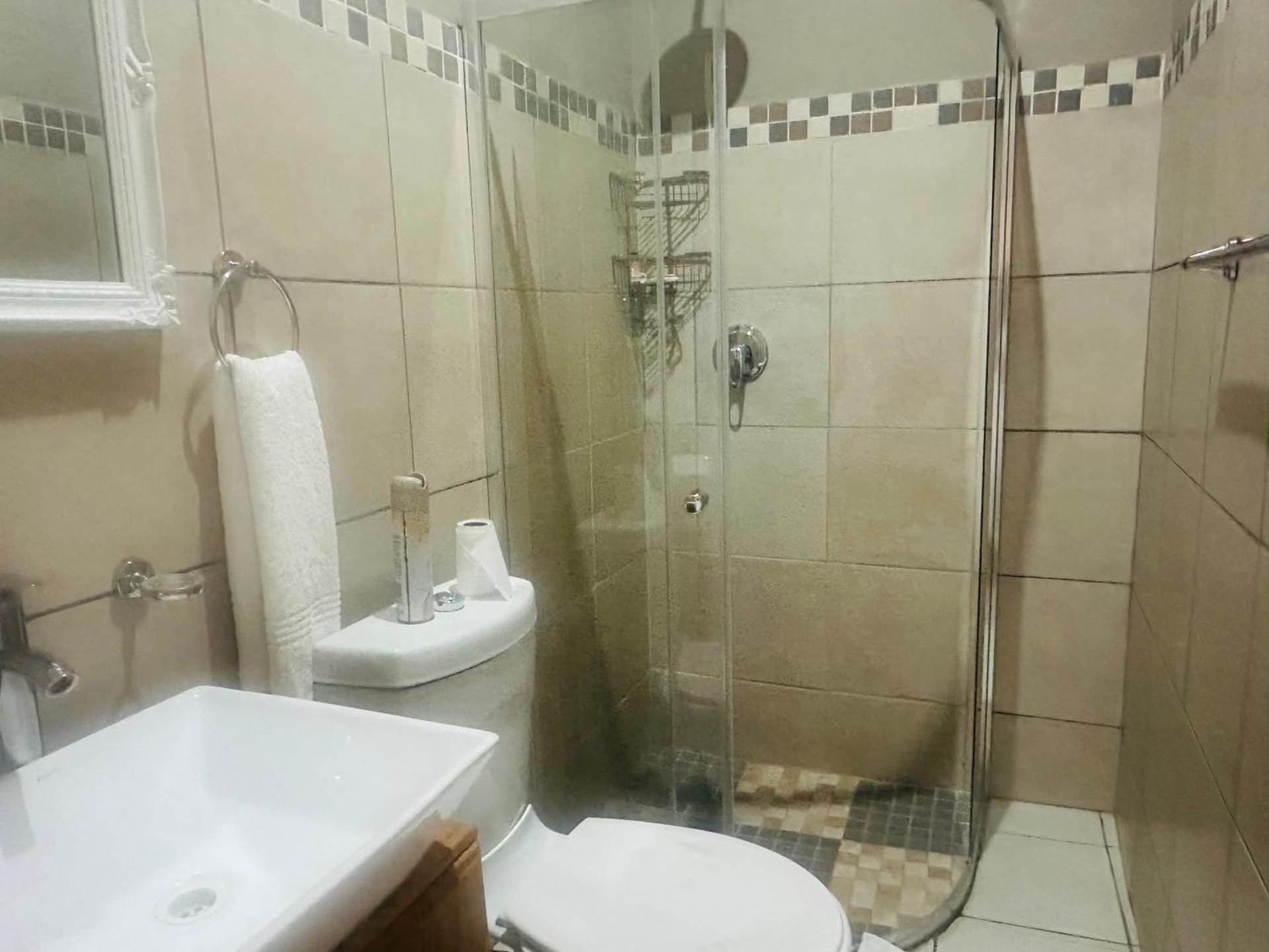 Capital On French Guest House Double or Twin Room with Shower 2
