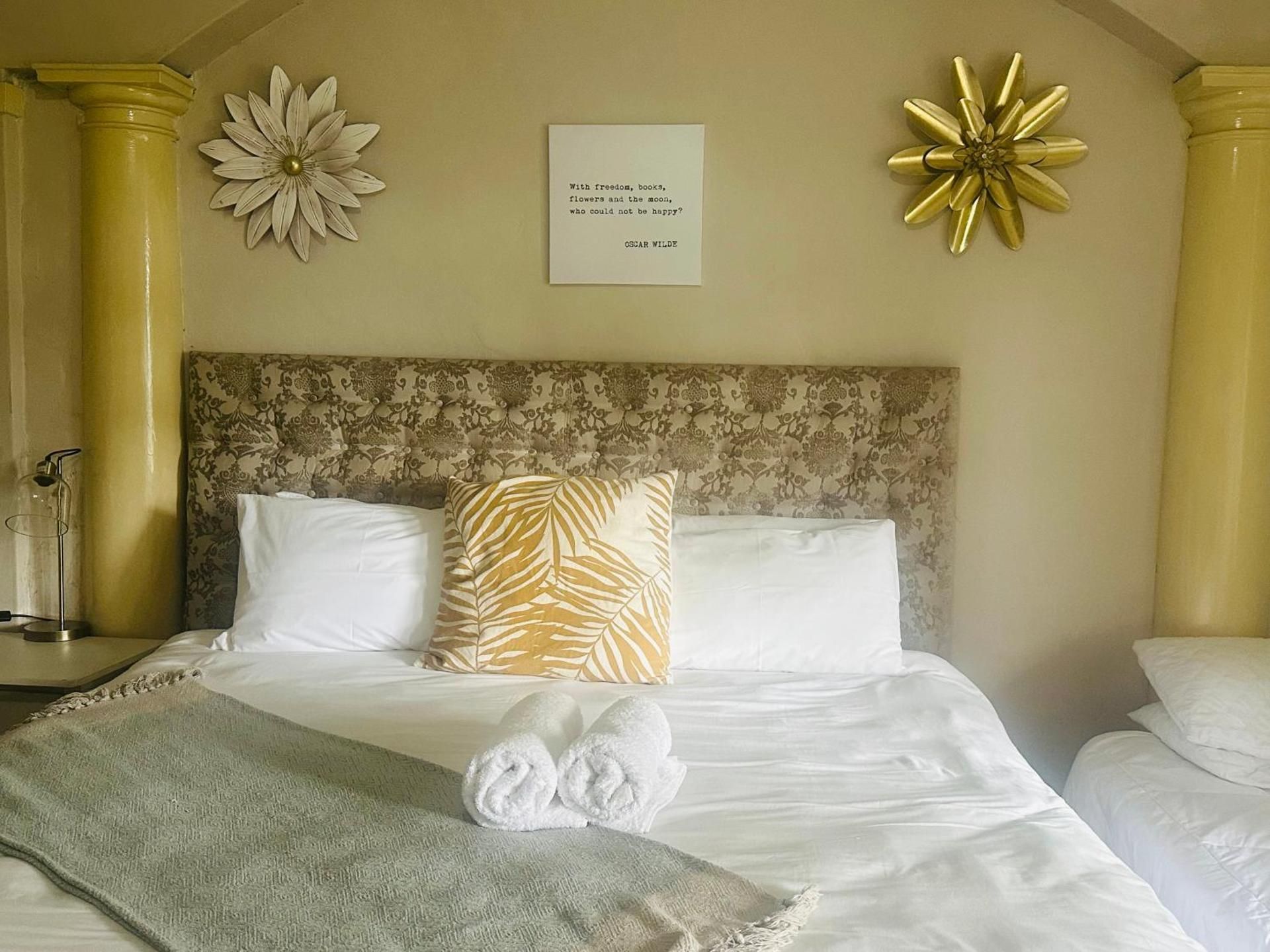 Capital On French Guest House Large Double or Twin Room