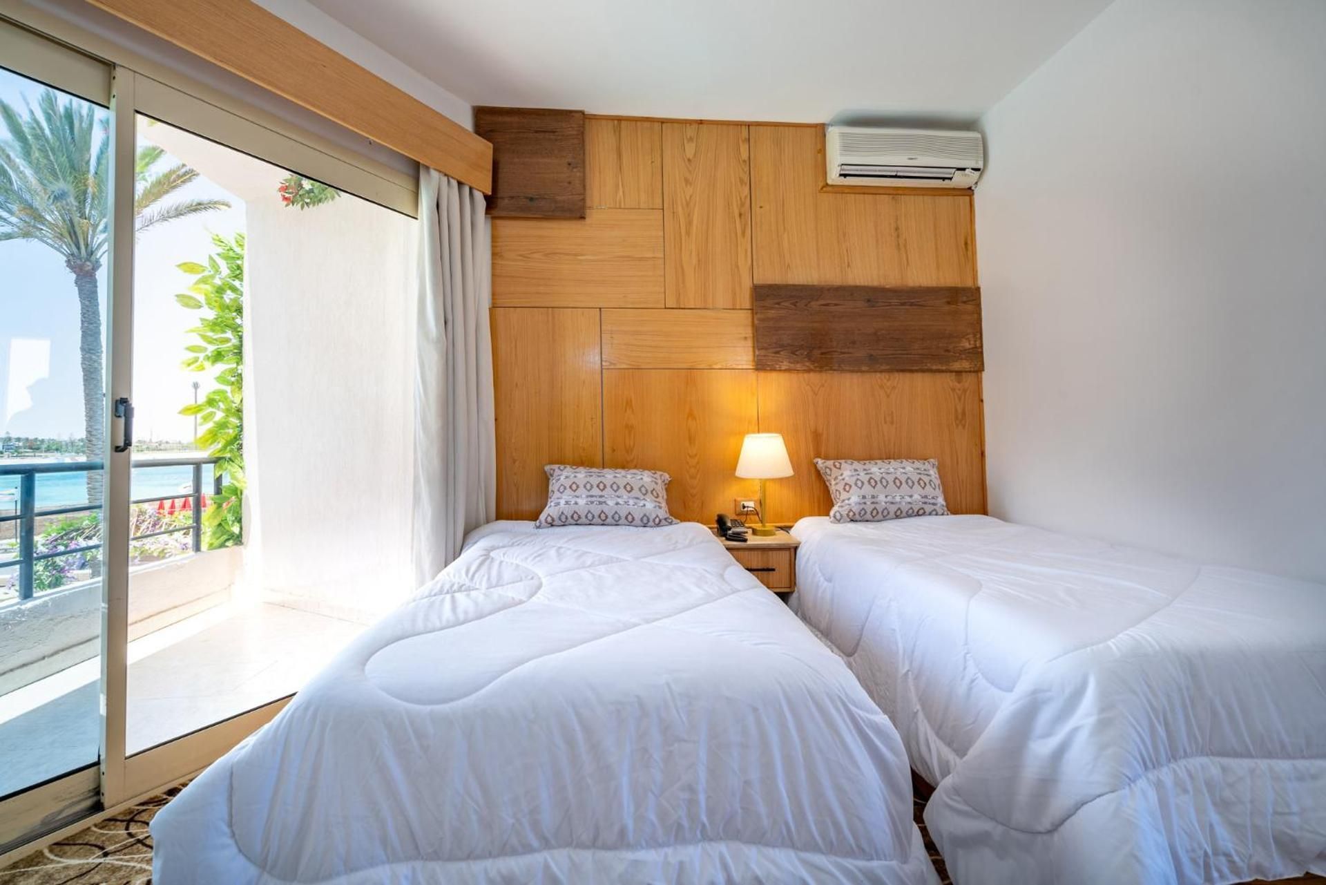 Deluxe Double Room (2 Adults + 1 Child)