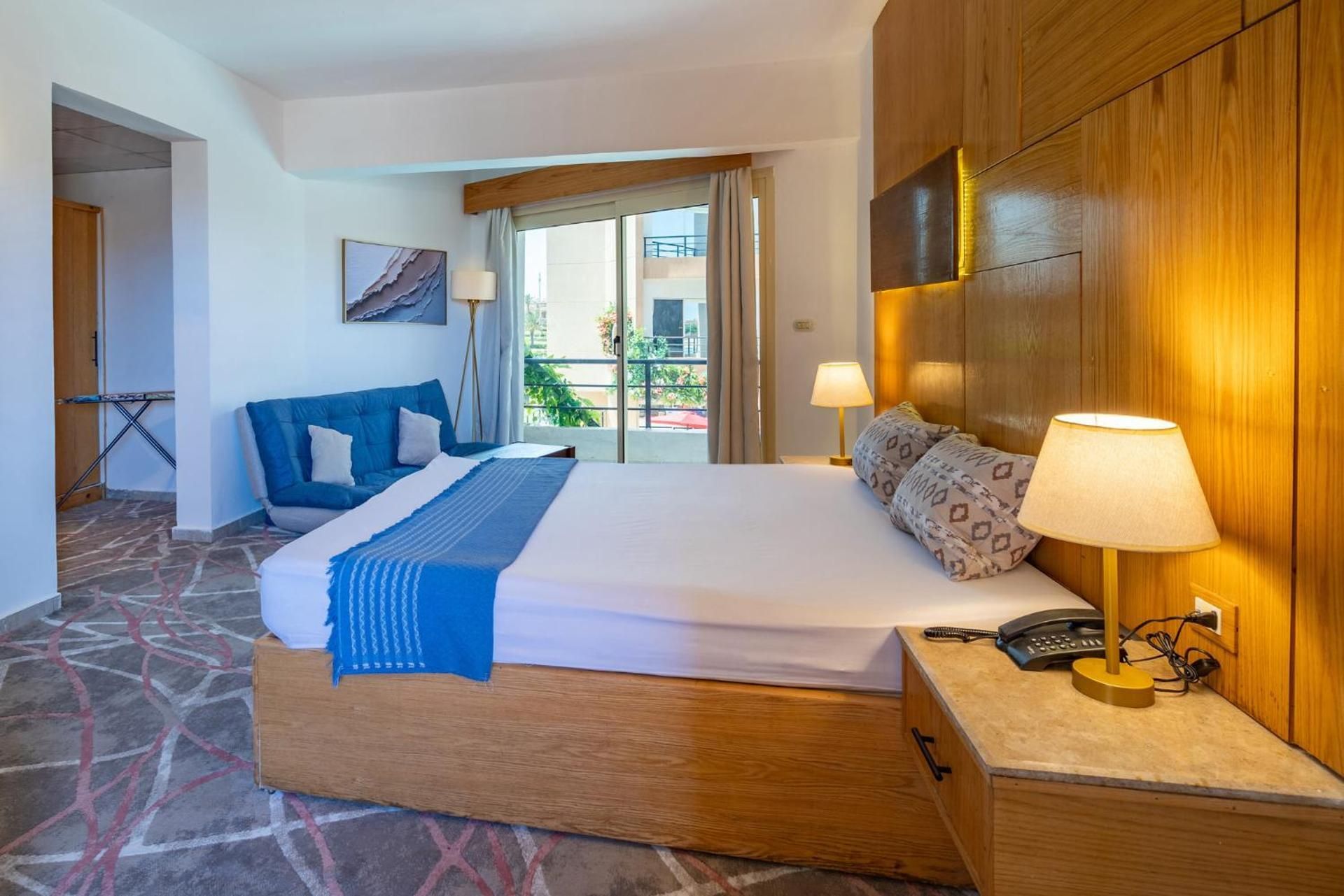 Deluxe Family Suite