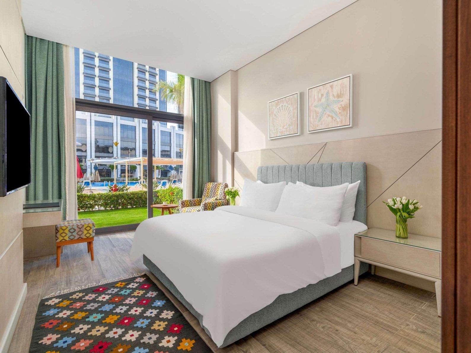 Junior Suite Pool Access