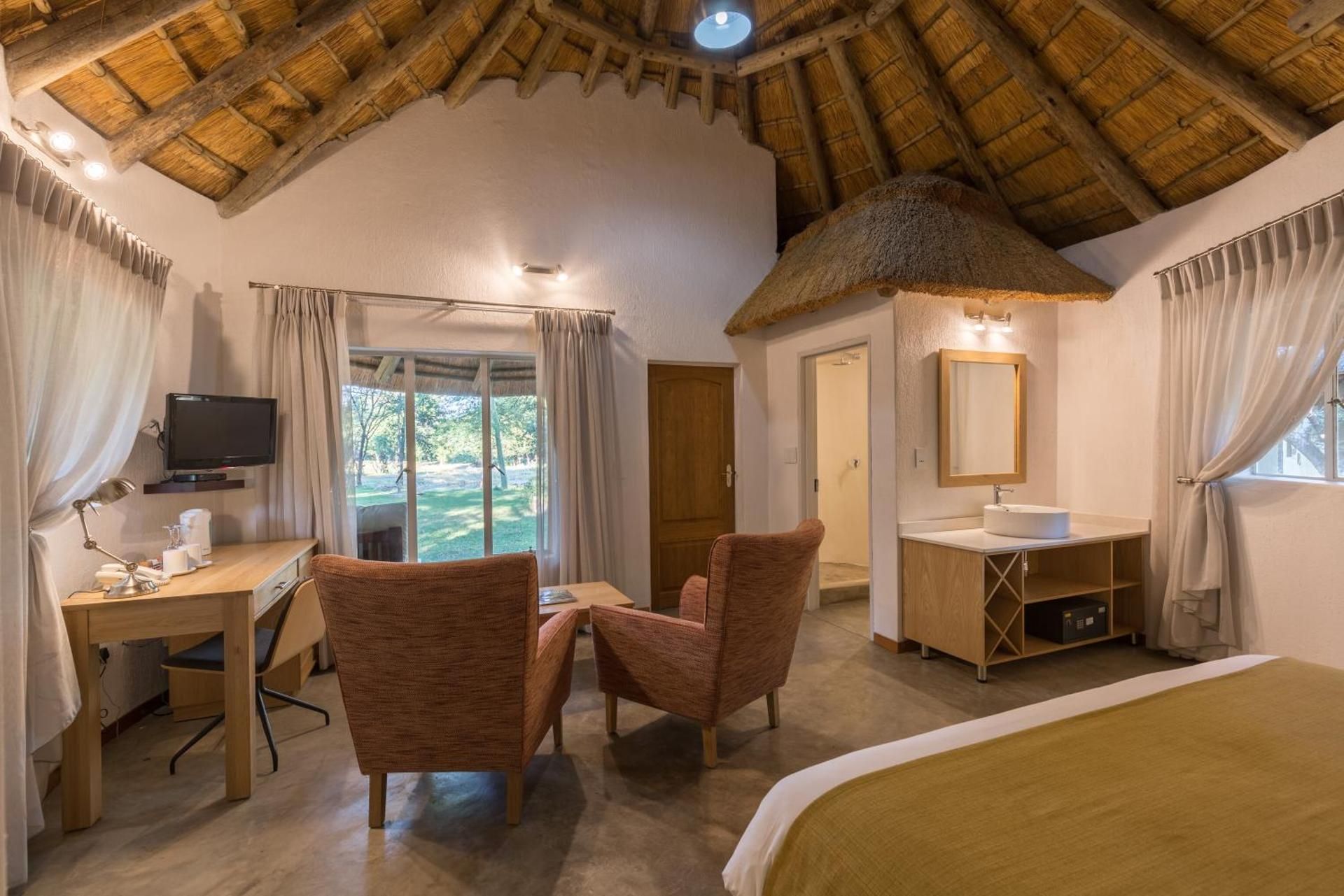 Twin Room Rondavel with Garden View