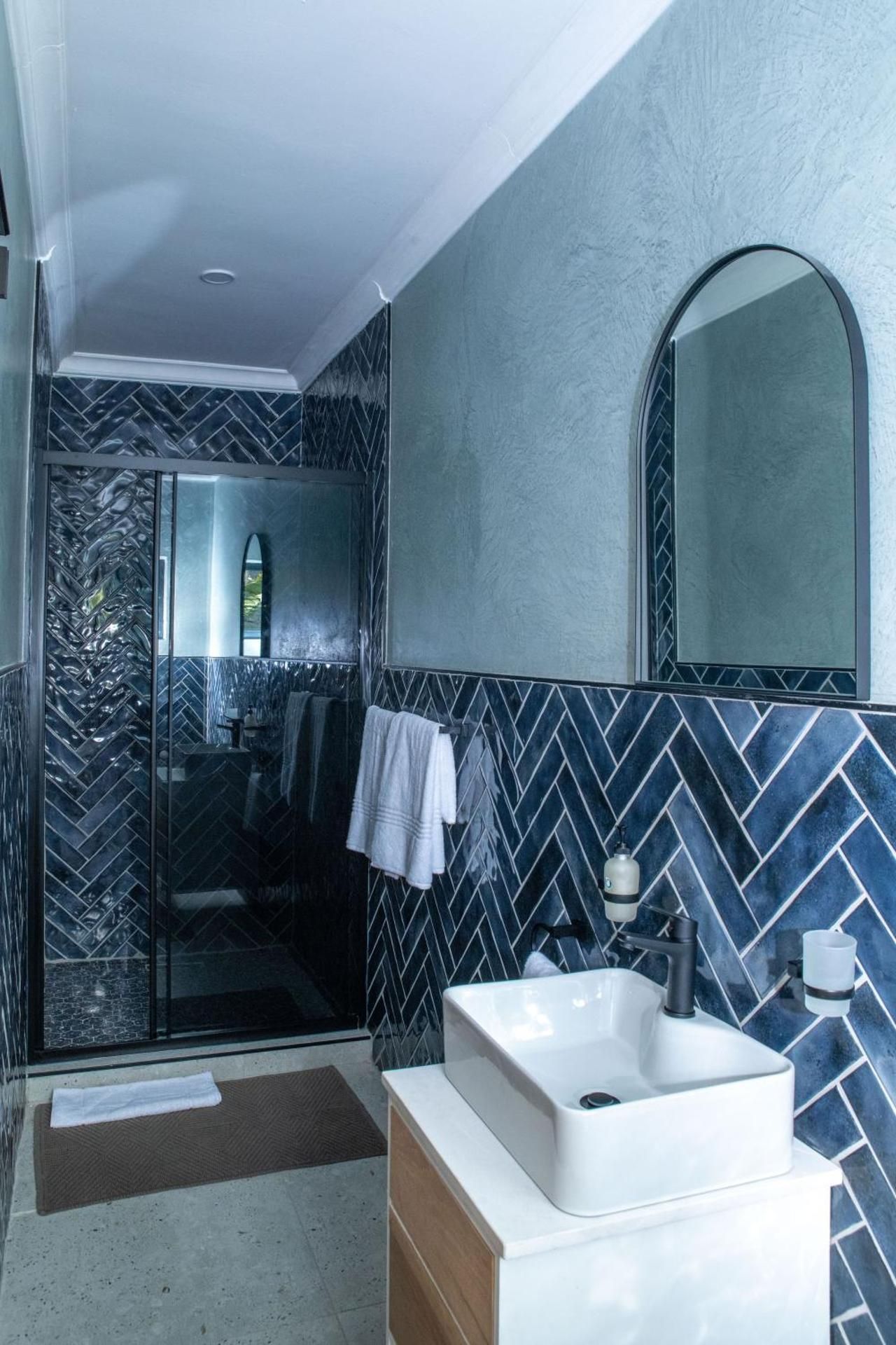 Comfort King Room