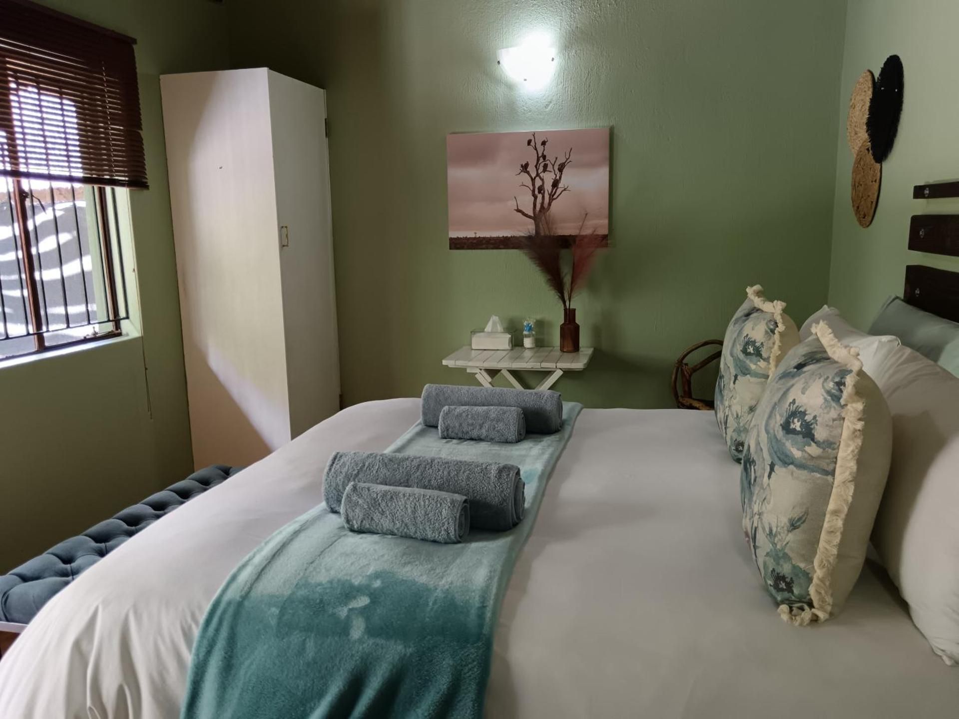 Queen Room with Garden View