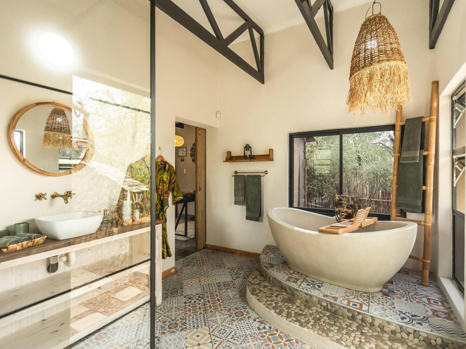 Deluxe Queen Suite