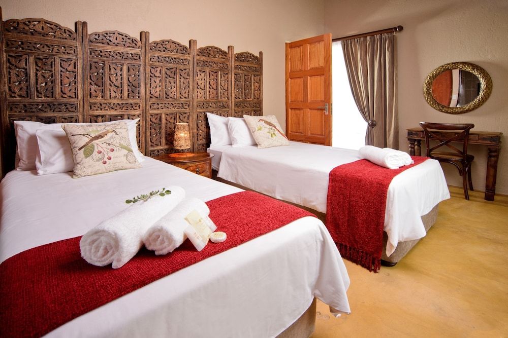 Deluxe Room (King)