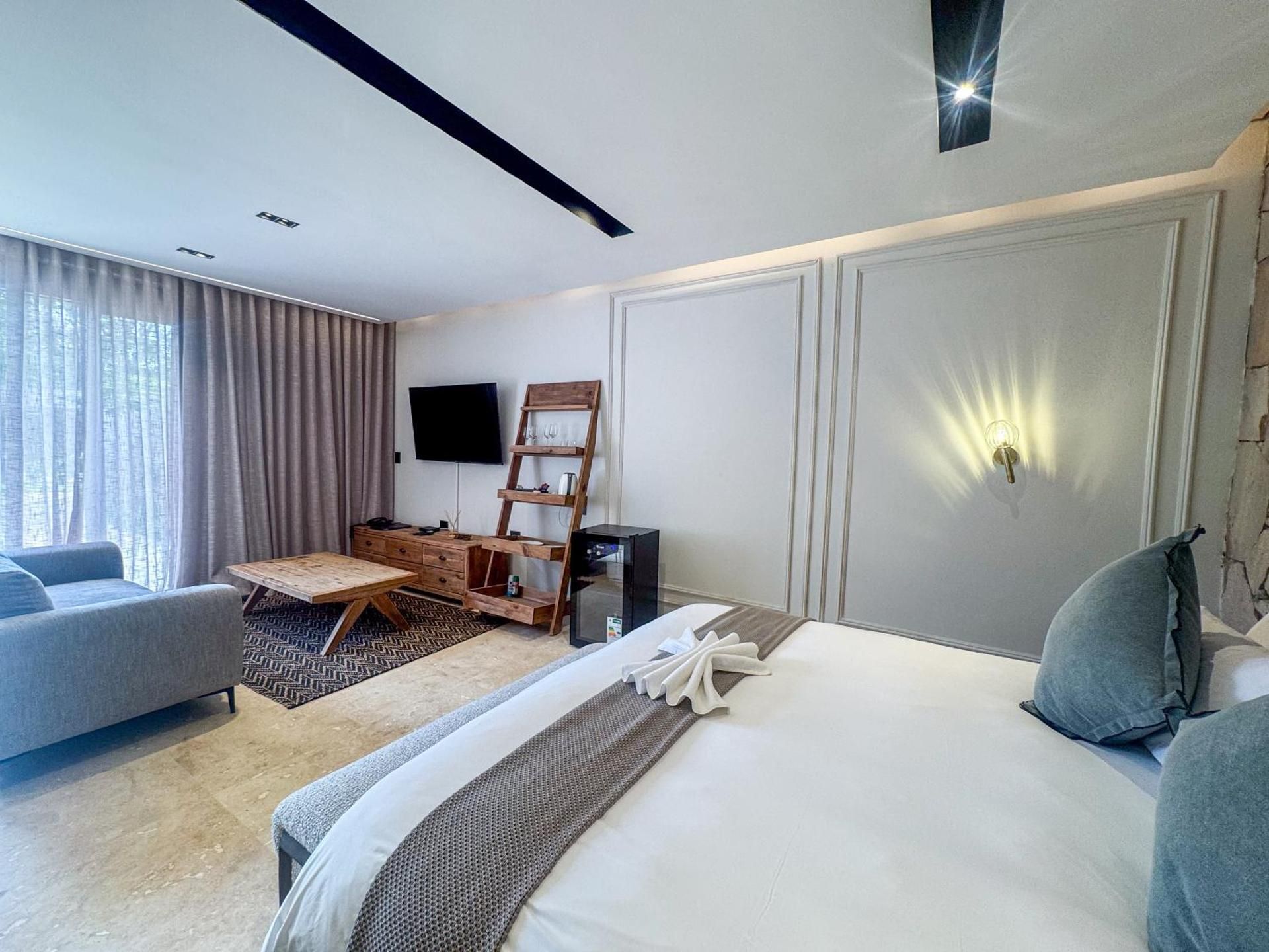 Luxury Suite