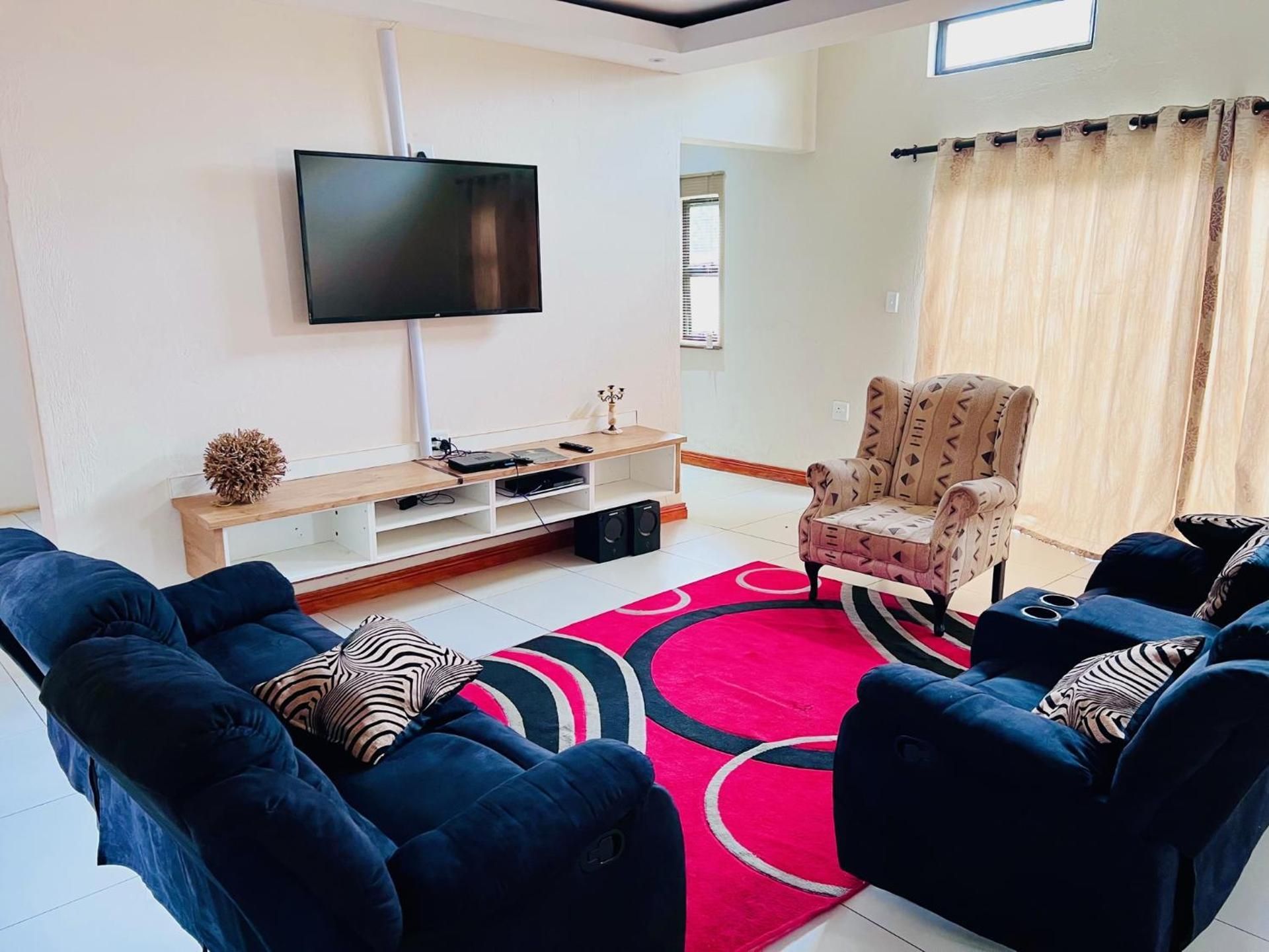Deluxe Two-Bedroom Apartment with Garden View