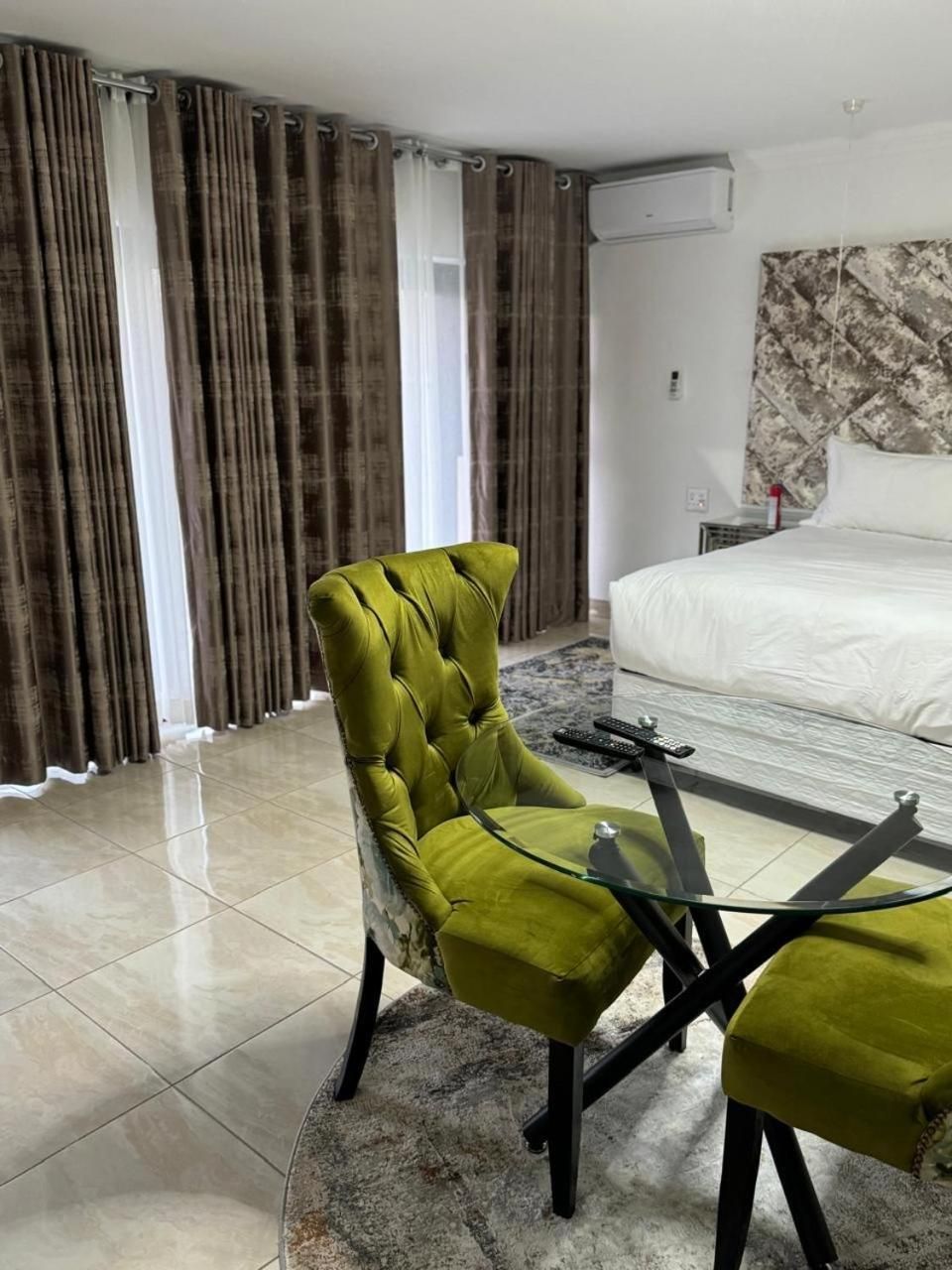 Superior King Room